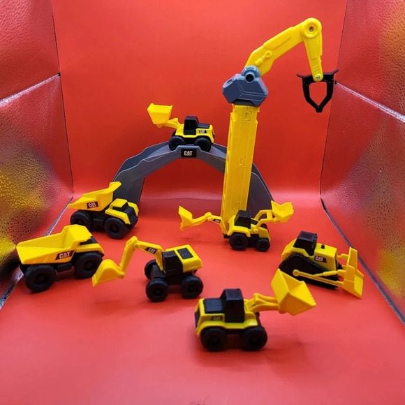 CAT Little Machines Lot of 9 Construction Vehicles Machines Bridge Caterpillar - Picture 1 of 3